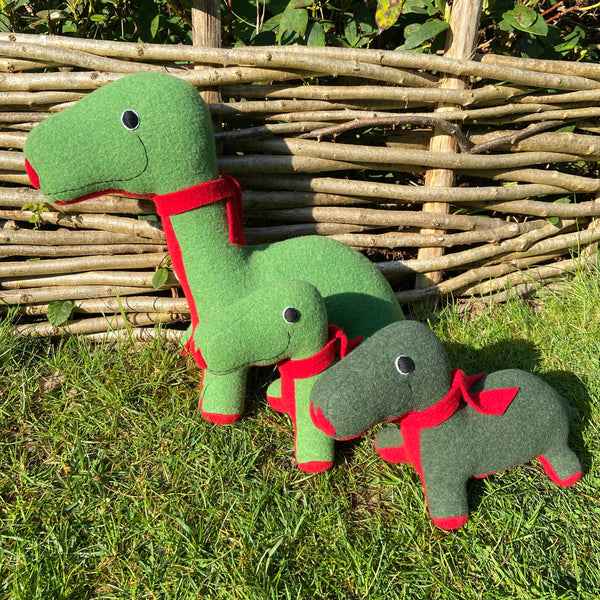Large and small green dinosaurs by cdbdi
