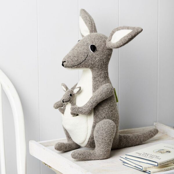 kangaroo and joey