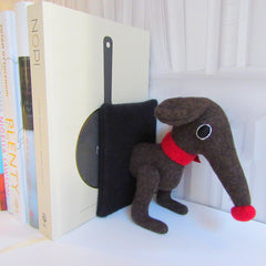 Front of dachshund bookends for large books in brown